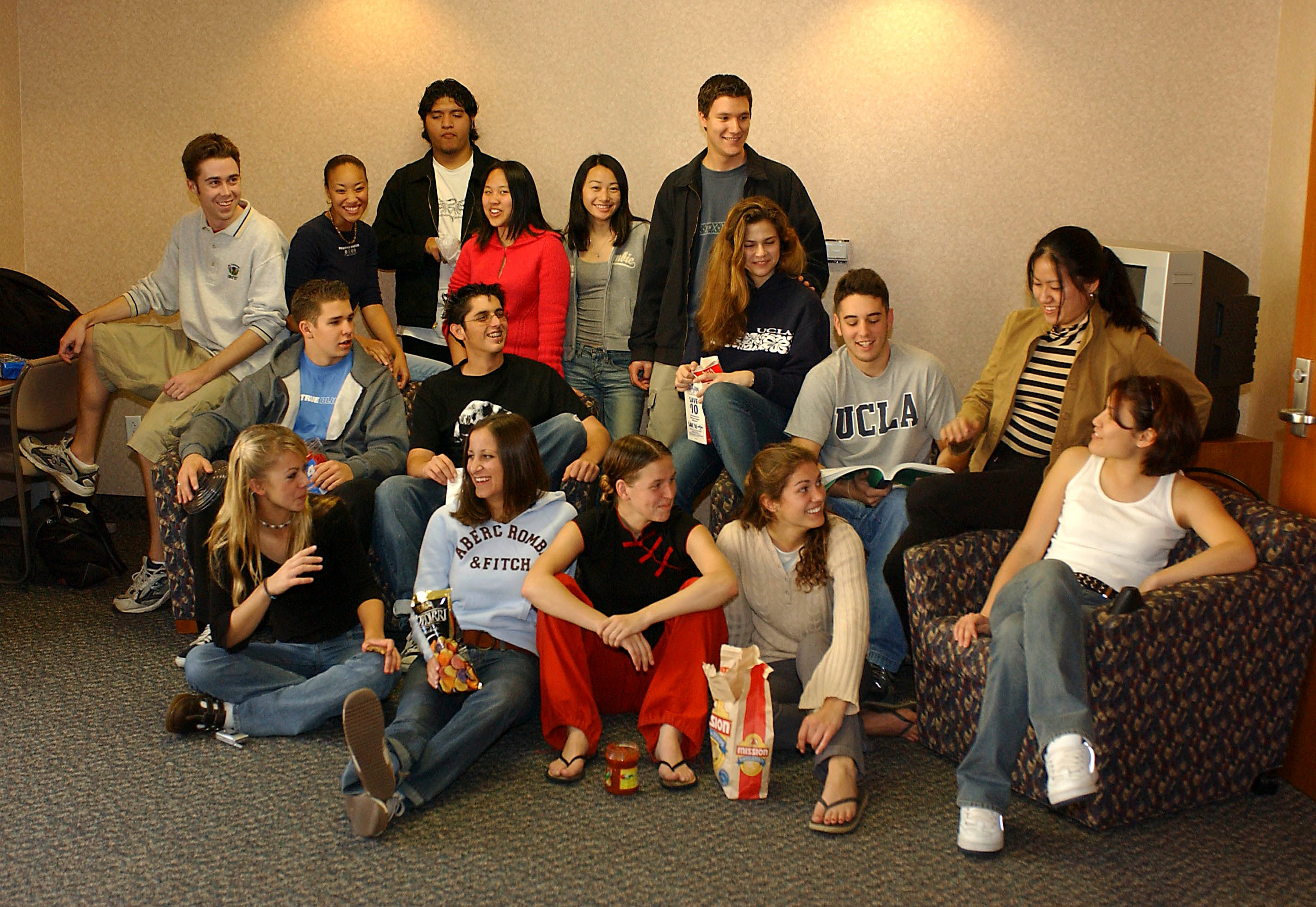 uclastudents_floorgathering